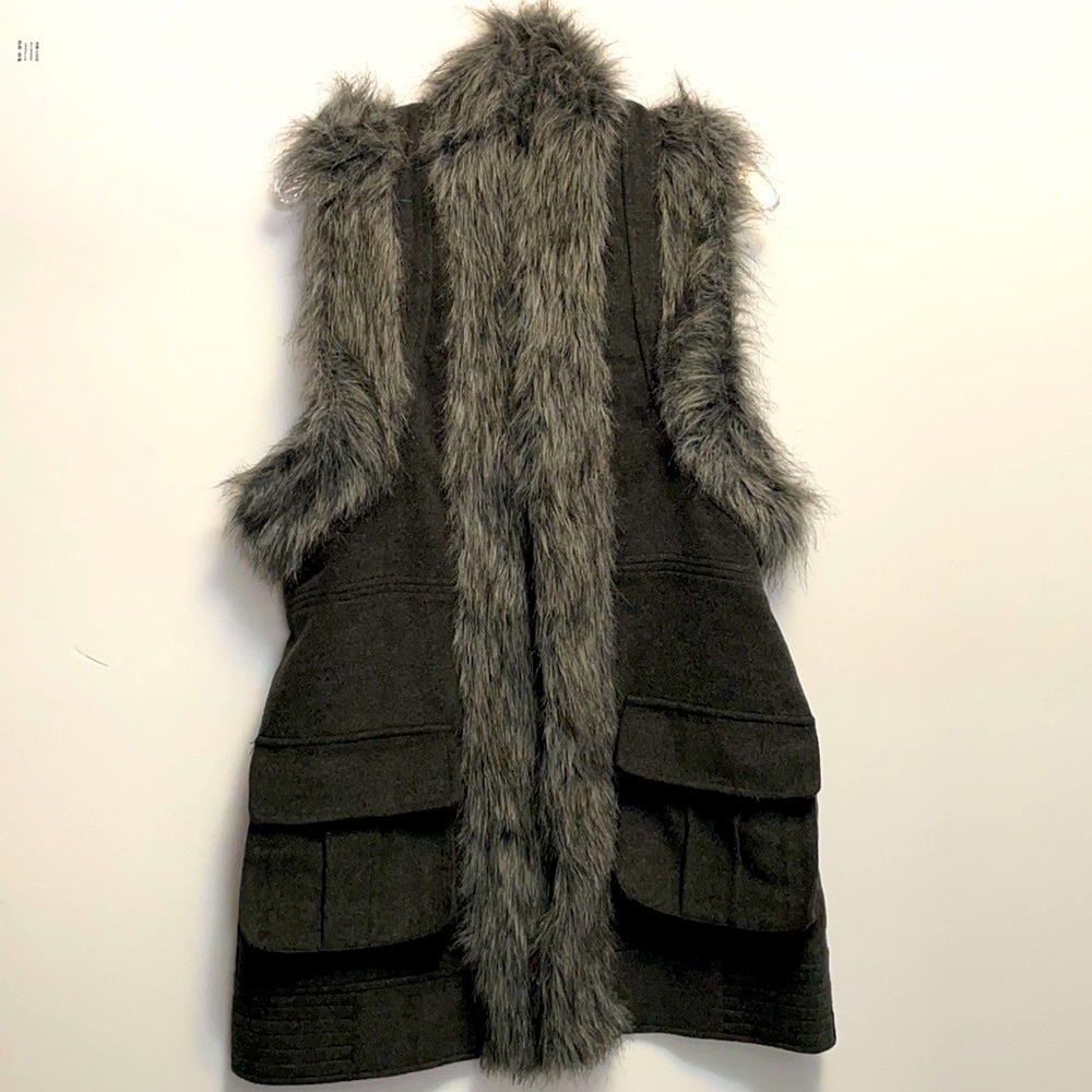 One Teaspoon Gray Vest With Fur Trim beautiful
